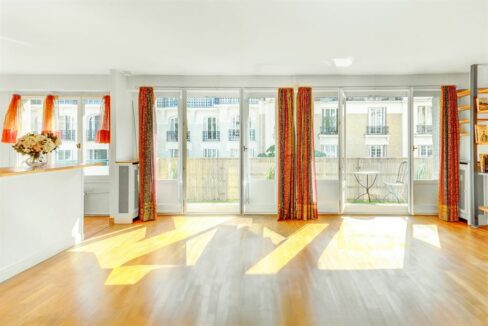 EI2-122_VD_3rcRrEddT9KSgrxzizQ