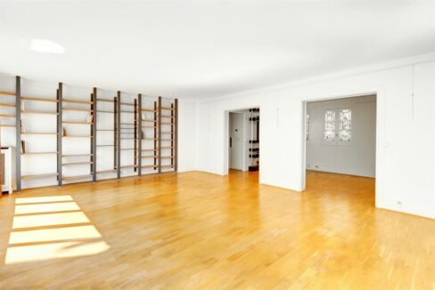 EI2-122_kf17yf-GyBQYZYTbFmCDwQ