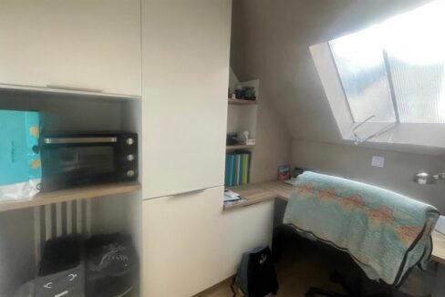 EI2-209_MQcksn-6FM8oDet5gxl6nA