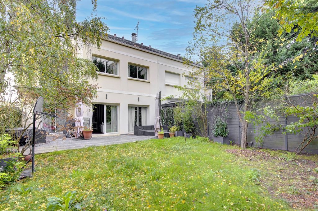 EI2-213_8hXBYZhrKSZOnSEemFQiBg