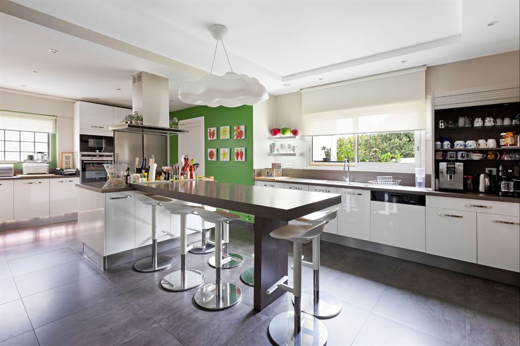 EI2-213_U5z90BZP7JE3xBHrHKg3Fg