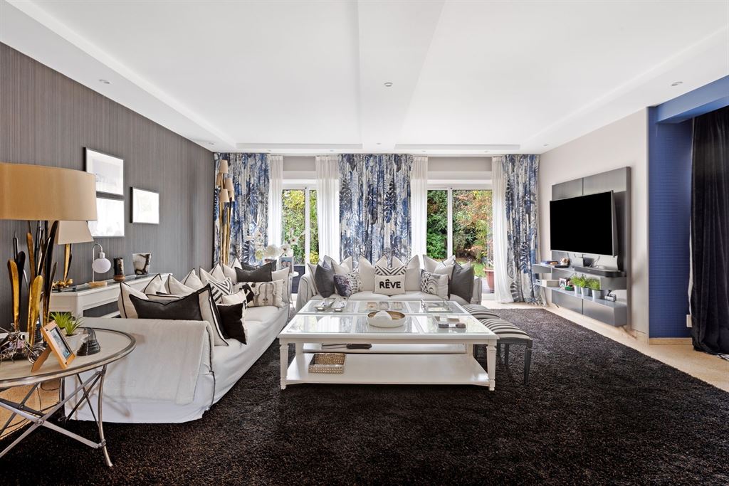 EI2-213_oCnq7yaEMJGBNmjX64Fc2Q