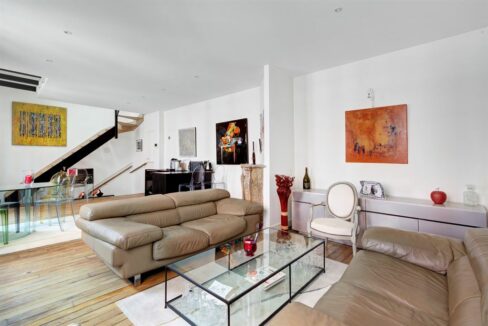 EI2-216_mR3aUMd-j0xxGVUzHYXYyg