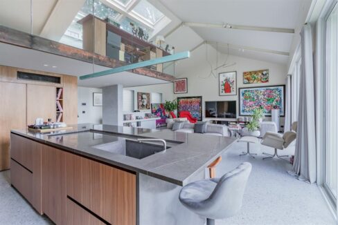 EI2-217_eNxegJfz__9CkHH1DMfNrw