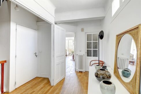 EI2-219_NPYK2XcDdWLItHqa_Xzx2w