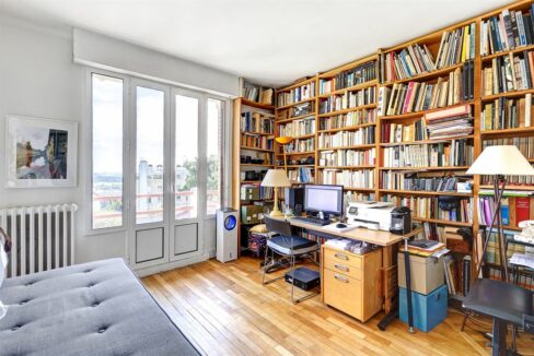 EI2-219_cPlrsoTSJ6xDYElZOcnN6g