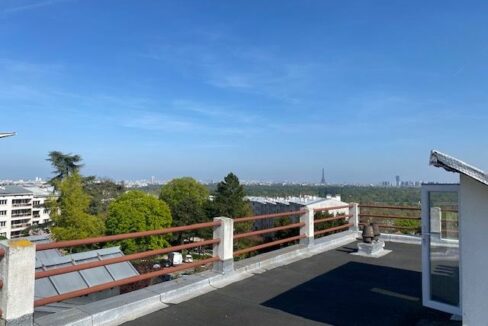 EI2-219_tok6YZcKI2vB07uT4haTAA