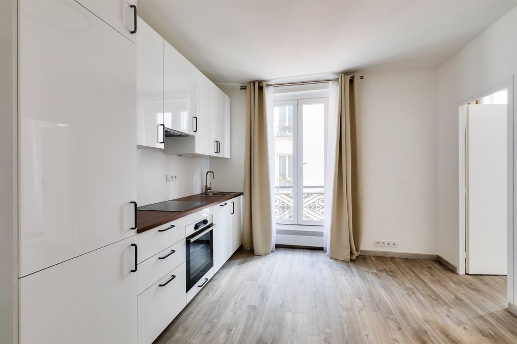 EI2-224_hRJEXfzHWb9U8D_QiA-Vbg