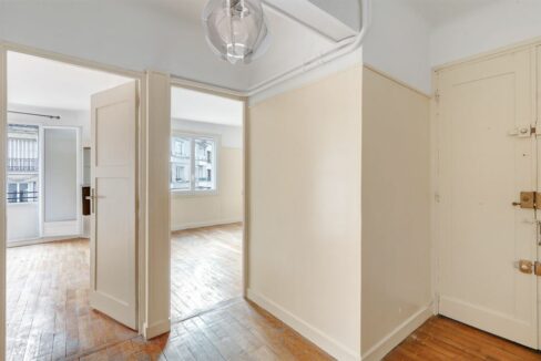 EI2-225_4zBvsn-b86g70WT29HHzZg