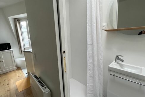 EI2-088_diSf7-0qJLXD-9EWaazKtQ