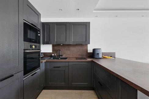 EI2-227_hMzMZTN6ezOonCPVC542Xg