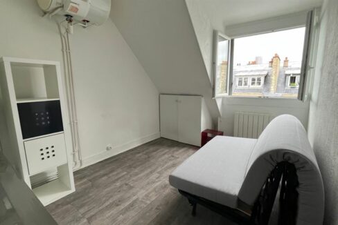 EI2-233_XehLo3qHa0iJ4uX_qMdccQ