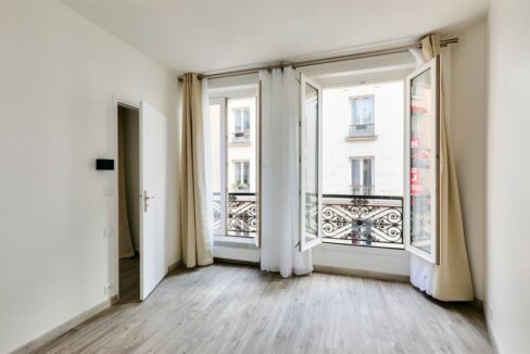 EI2-234_KsRMvROBjLG0cw2tiAxZoA