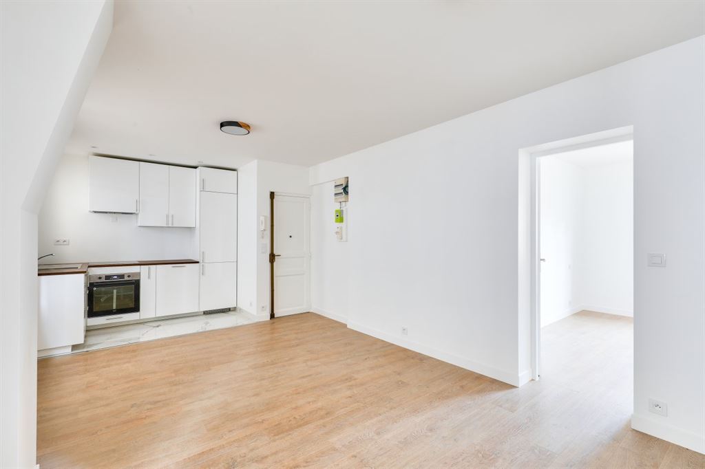 EI2-239_3zl1vZ4tZPy_uF2B_lWHYA