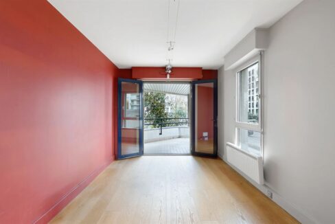 EI2-252_Rk40oMIawJkY-0eCImBFpw