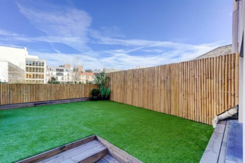 EI2-240_uHJT9H41CWO4n4HhAFJUSA